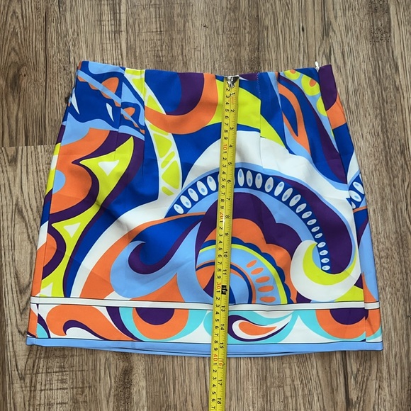 NEW! Zara Geometric Print Mini Skirt - Picture 4 of 7